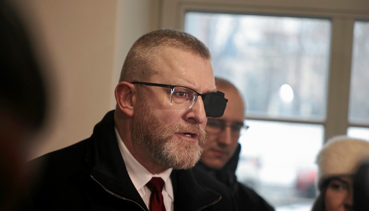 Grzegorz Braun może świętować sukces. Są wyniki najnowszego sondażu