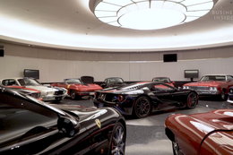 Oto jedna z najdroższych prywatnych kolekcji samochodów na świecie. Same garaże robią wrażenie