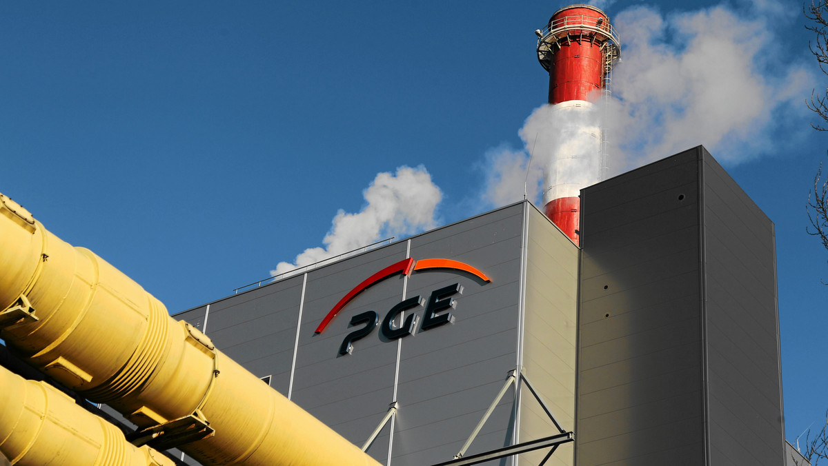 Stopień zaawansowania budowy nowych bloków w należącej do PGE Elektrowni Opole przekroczył 80 proc. - poinformowała dziś spółka. W Opolu za ponad 11,5 mld zł powstają dwa bloki na węgiel kamienny o mocy 900 MW każdy.