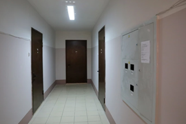 Posle odmora vratila sam se u svoj stan na Zvezdari, kad u HODNIKU ZGRADE NA MOM SPRATU - ŠOK PRIZOR: Komšije su URADILE OVAJ UŽAS, zgrožena sam, a ne mogu ništa