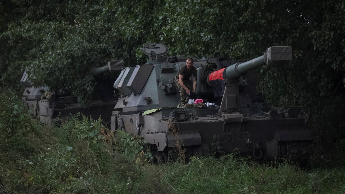 Armatohaubice Krab na obszarach wyzwolonych niedawno przez ukraińskie wojska