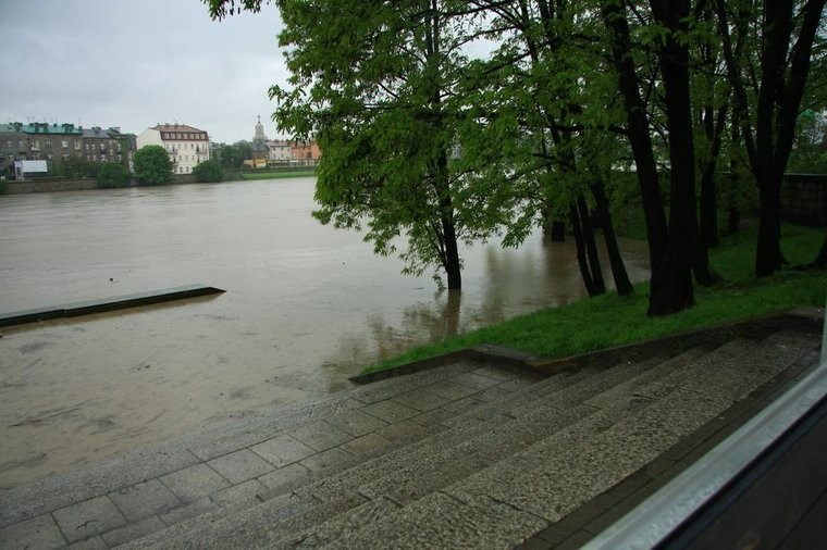 WODA NIE ZNA ŻADNYCH GRANIC