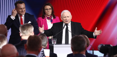 Kaczyński na konwencji rzuca oskarżeniami. "Gigantyczne oszustwo"