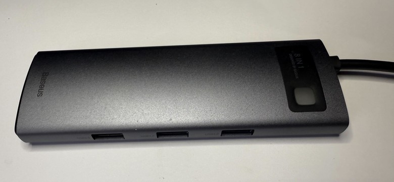 Elegancki hub Baseus. Podłączysz do niego nie tylko kable USB [RECENZJA]