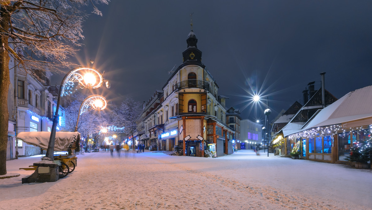 Tradycyjne w okresie noworocznym wielu turystów zza wschodniej granicy, głównie Rosjan, spędza prawosławne święta Bożego Narodzenia w Zakopanem. W tym roku jest ich jednak mniej niż w poprzednich latach - ocenia szefowa Tatrzańskiej Izby Gospodarczej (TIG) Agata Wojtowicz.