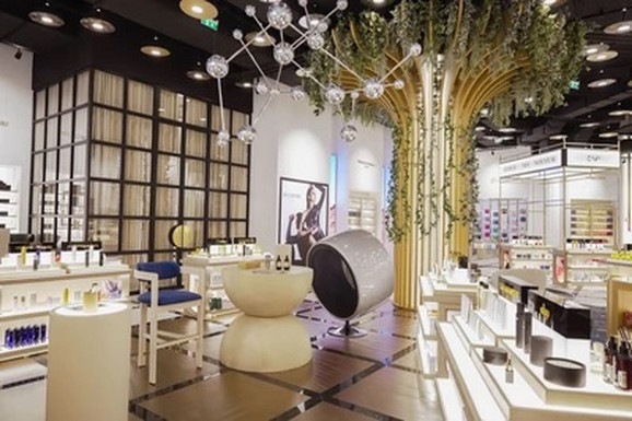 Otkrivamo novi raj za sve ljubitelje umetnosti i luksuza: Belodore flagship parfimerija, najveća niche parfimerija u Evropi!