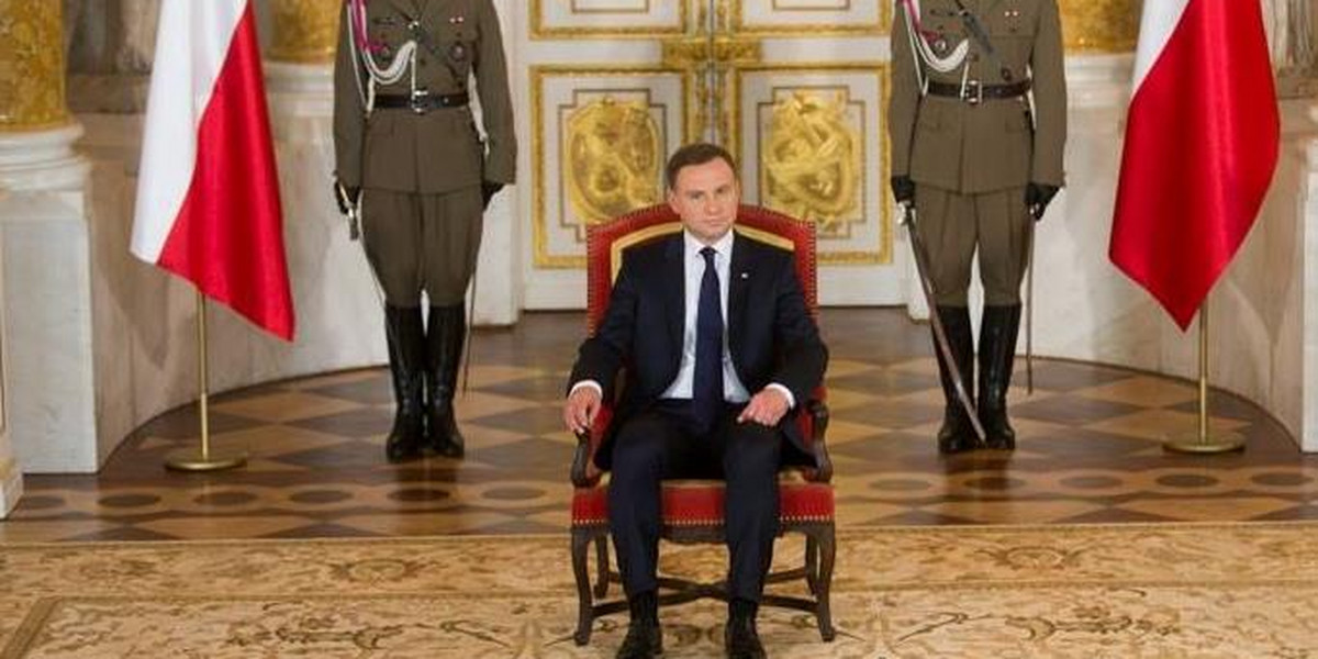Andrzej Duda zażądał tronu!