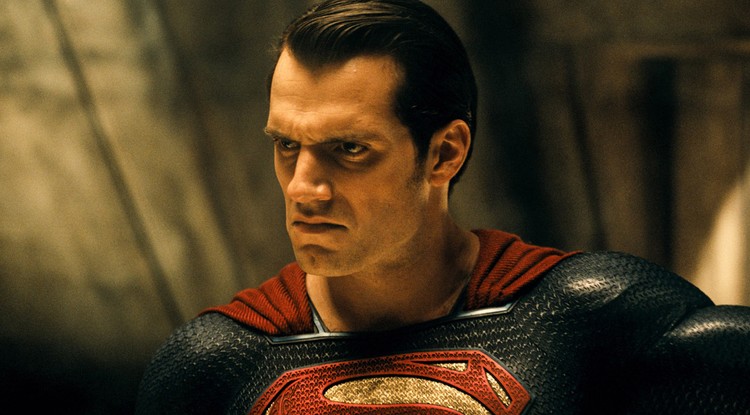 Superman szerepében: Henry Cavill.