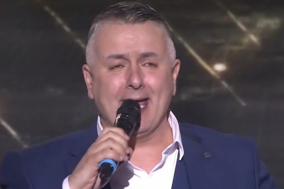 JASMIN SELIMANOVIĆ JASKO JE POBEDNIK FEJSBUK GLASOVA "Nikad nije kasno": Pevač puca od sreće
