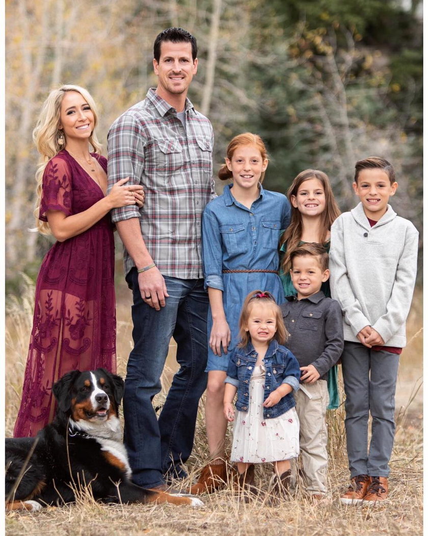 USA: Casey Currey ma piątkę dzieci i ciało bogini. Kocha broń