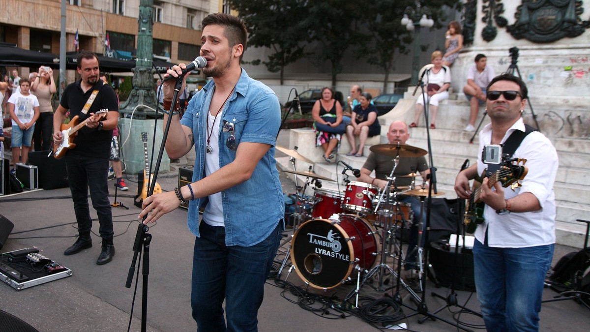 Nikola Rokvić promovisao album! - Blic