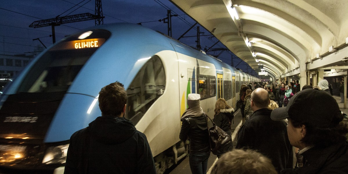 Koleje Śląskie zawiesiły kursowanie pociągów z powodu remontu, którego nie ma