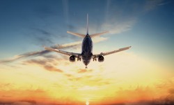 Skrzydło samolotu przywiezione do analiz. To zaginiony boeing?