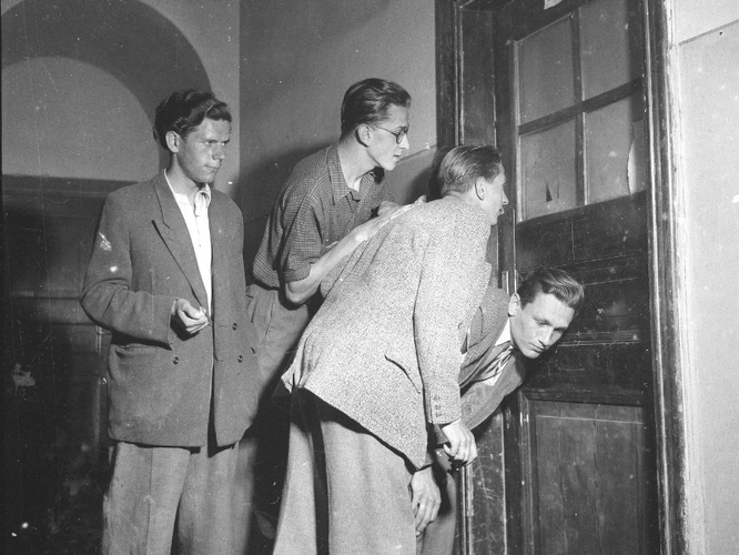 Matura w 1950 roku w liceum im. Stefana Batorego w Warszawie