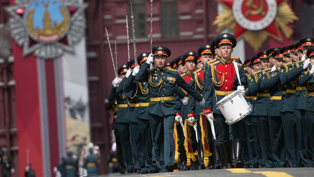 Rosyjski resort obrony łata dziury w wojsku. Zaskakujący wiek nowych rekrutów