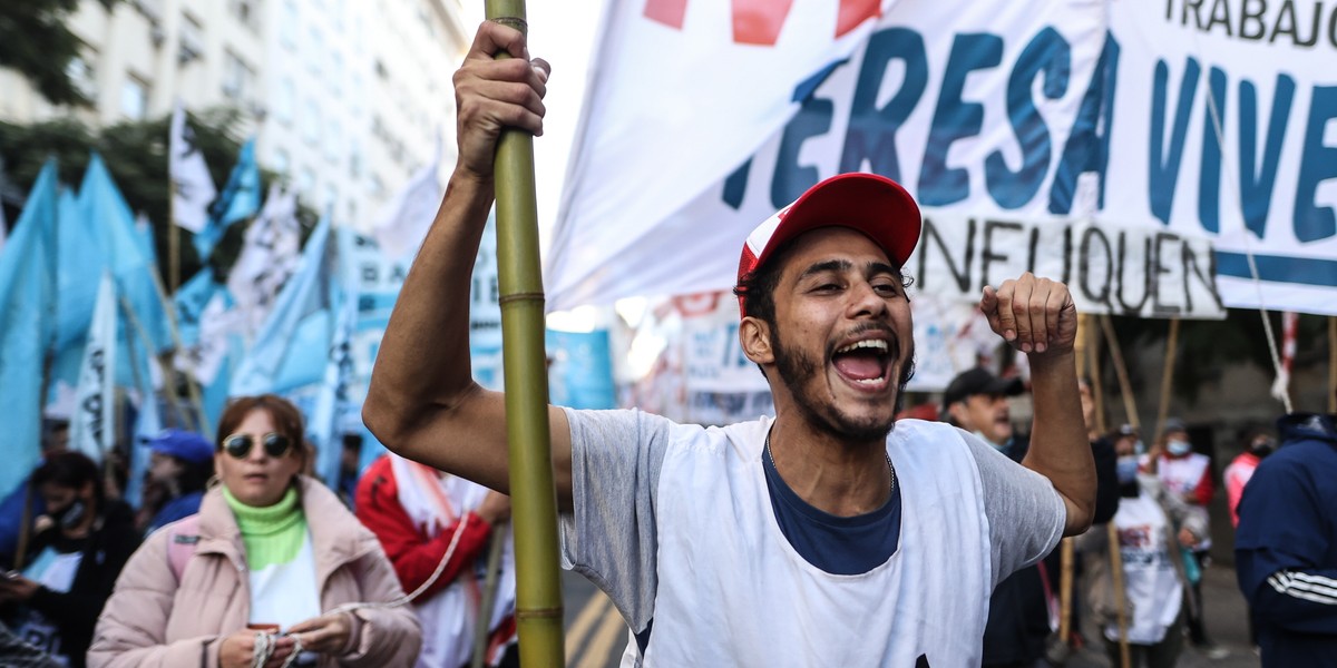 Inflacja w Argentynie. Protest w Buenos Aires przeciwko polityce dostosowawczej uzgodnionej przez rząd argentyński i Międzynarodowy Fundusz Walutowy. 