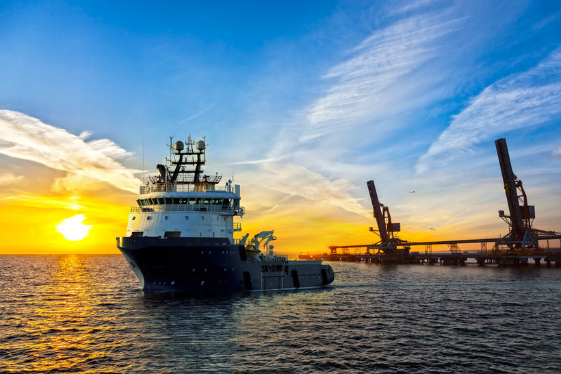 Do dochodów marynarza mają zastosowanie szczególne zasady dotyczące wynagrodzeń załóg statków morskich lub statków powietrznych eksploatowanych w transporcie międzynarodowym