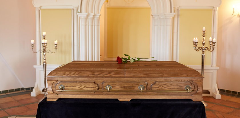 Ile daje państwo na zorganizowanie pogrzebu? Trudno uwierzyć, ale Polska liderem