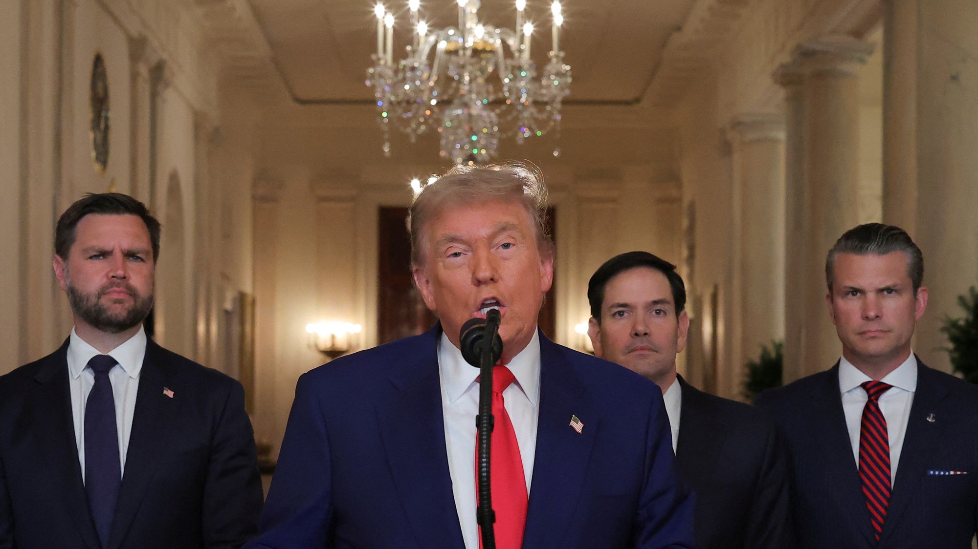 Donald Trump na tlačovej konferencii o útokoch USA na Irán.
