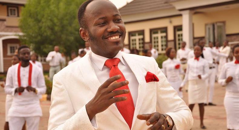 Apostle Johnson Suleman looking fresh in a white suit
