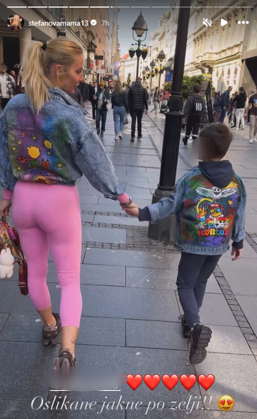 Milica Dabović sa sinom u Knez Mihajlovoj