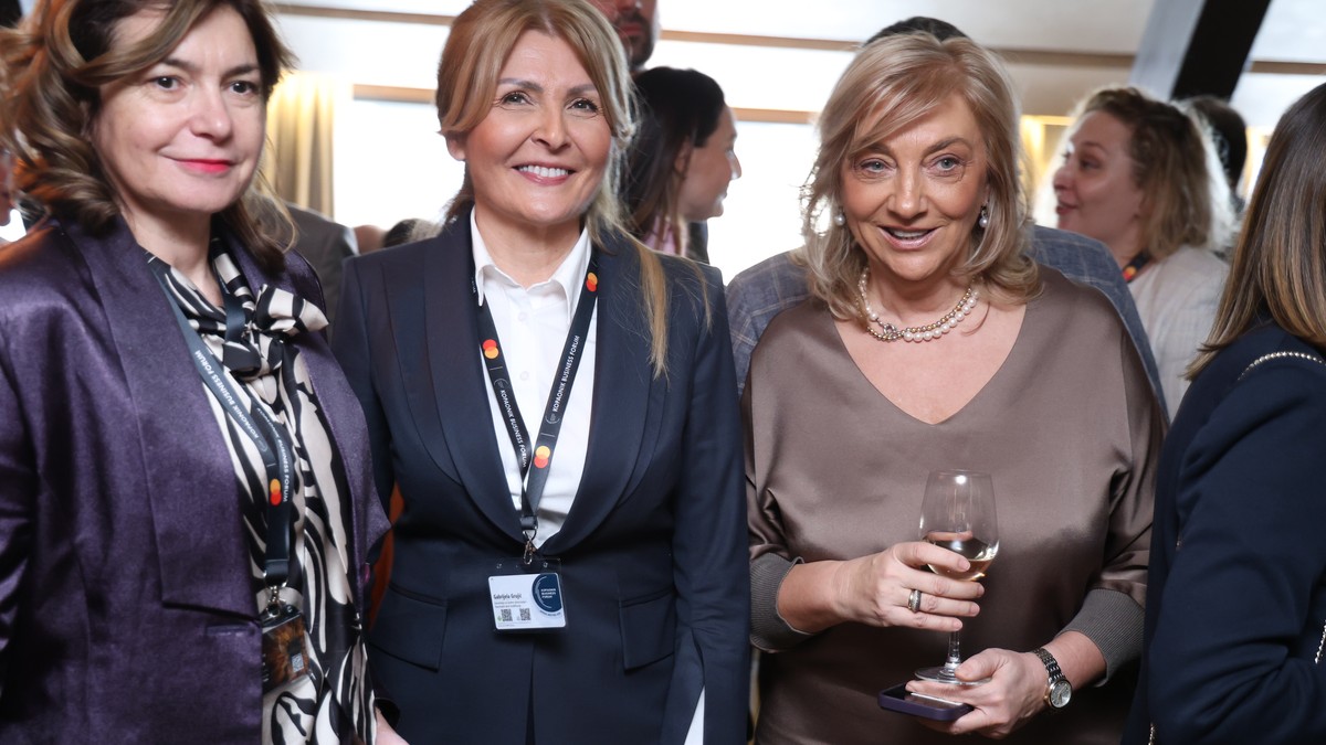 Danka Nešović, pomoćnica ministra prosvete, Gabrijela Grujić, direktorka Kancelarije za dualno obrazovanje i nacionalnih okvira i kvalifikacije i Ana Govedarica, generalni direktor Roche Serbia 