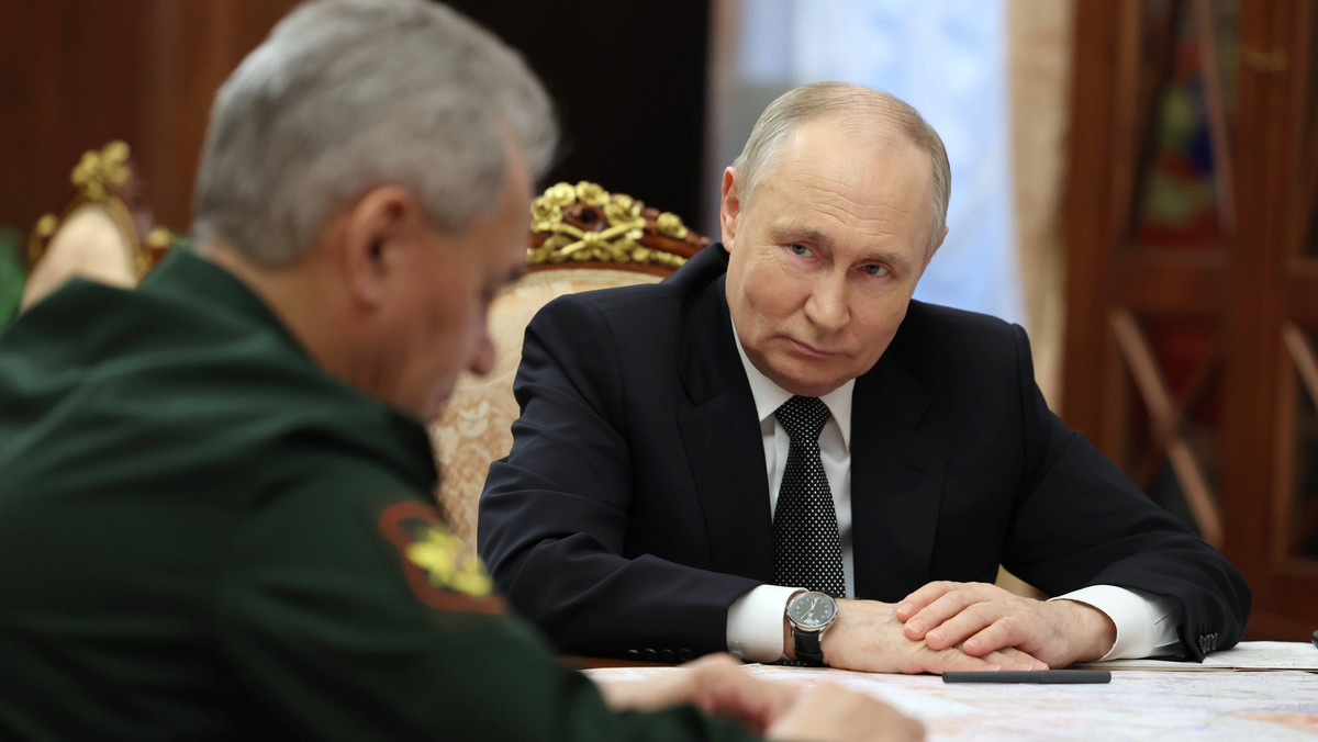 Władimir Putin tworzy okręgi wojskowe. "Przygotowanie do potencjalnej wojny"