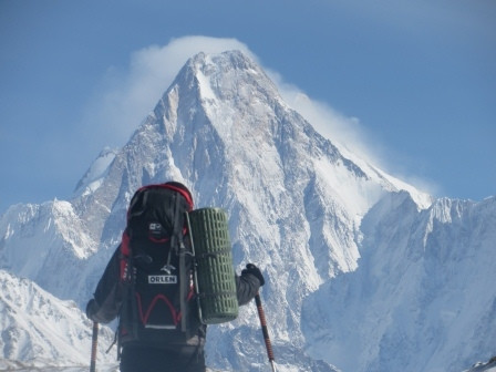 Broad Peak - wyprawa PZA 2013 - na lodowcu Baltoro, świetlista ściana Gasherbruma IV