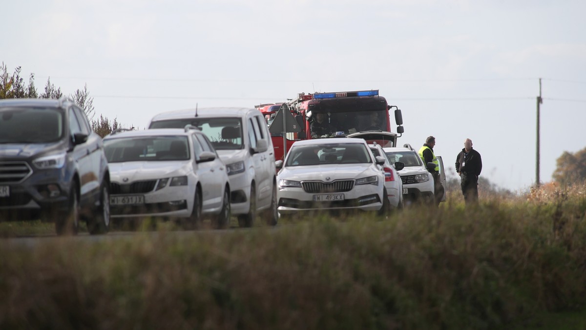  Straż pożarna na miejcu wycieku z rurociągu Przyjaźń w okolicy Żurawic