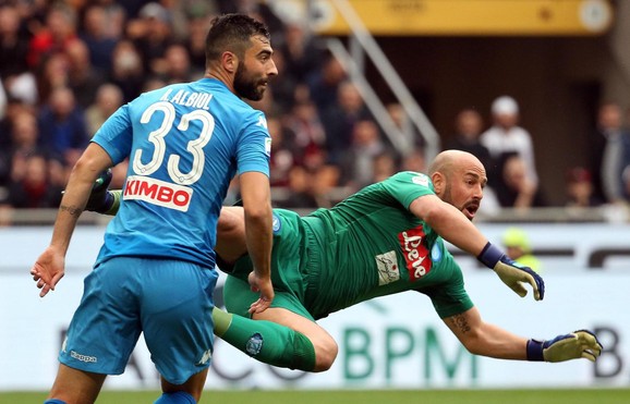 Pepe Reina je sačuvao mrežu Napolija u Milanu