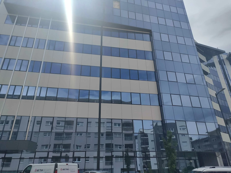 staklo-fasada-scaled