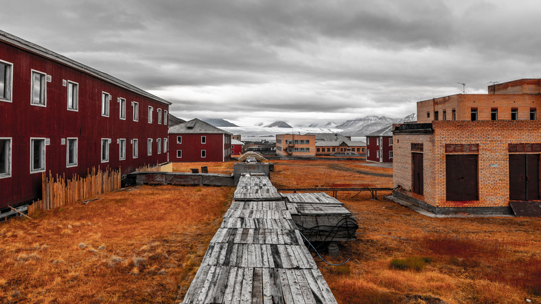 Pyramiden (Pyramid) - forlatt sovjetisk by i Spitsbergen