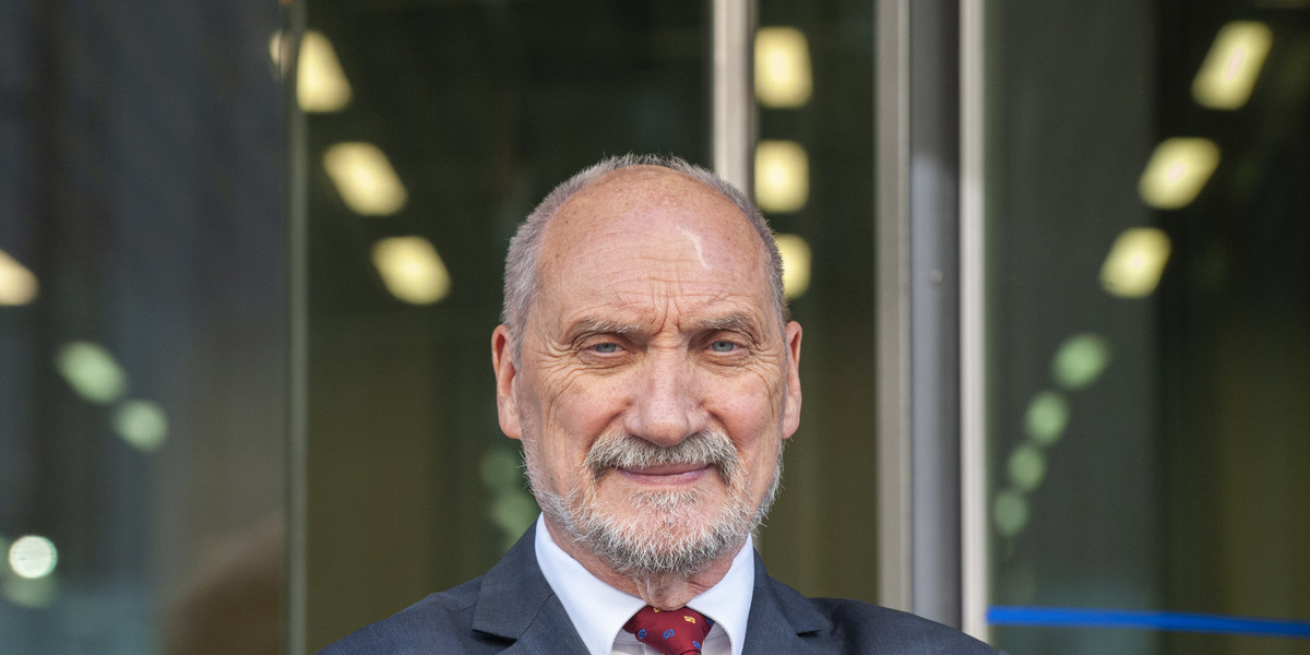 Antoni Macierewicz nie chce grobów komunistów na Powązkach Wojskowych. Mówi, by zbudować tam mauzoleum Żołnierzy Wyklętych!