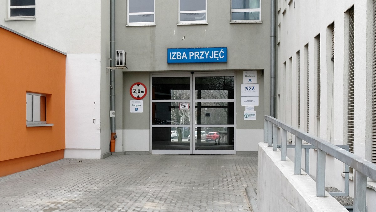 Sosnowiecki Szpital Miejski jest bezpieczny – ocenił wiceminister zdrowia Krzysztof Król. Dodał, że kontrola po zdarzeniu z 18 marca br., gdy w tamtejszej izbie przyjęć zmarł 39-latek, wyjaśni, czy zawiodły procedury, czy czynnik ludzki. Dodał, że "wiele z emocjonalnych doniesień" w tej sprawie "jest nieprawdziwych".