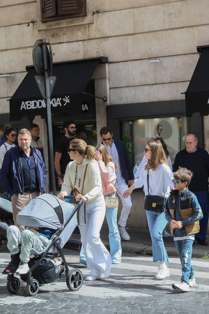 Mirka i Rodžer Federer sa decom u Rimu  AMOR ROMA / MEGA/ The Mega Agency