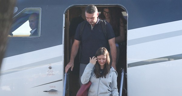 Image accompagnant « Accusé de corruption, Flavio Bolsonaro arrive aux USA après avoir fui le Brésil ».