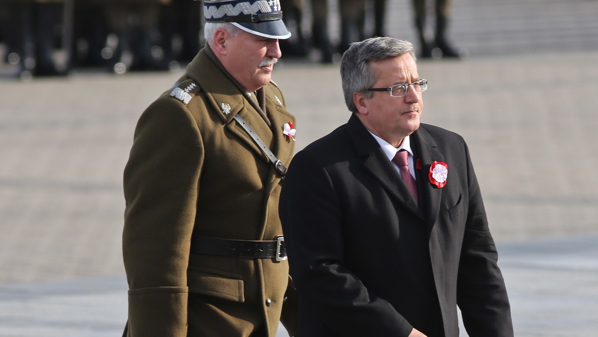 - Niech każdy z nas zada sobie pytanie, czy chce, by życie publiczne zdominowała pogarda. Nie zdawajmy tych pytań innych. Pytajmy sami siebie. Zwracam się z tym również do liderów partyjnych - mówił prezydent Bronisław Komorowski nawiązując do obecnych sporów między partiami w Polsce.