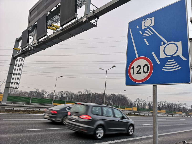 Odcinkowy pomiar prędkości - znak D-51a