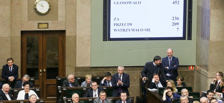 Sejm przyjął ustawę o prokuraturze. "Zejdź z mównicy!" do wiceministra