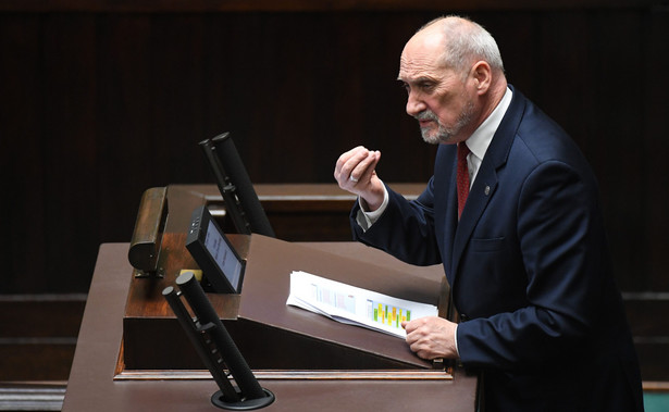 Macierewicz: Może to "dudofobia"? Projekt ws. Wojsk Obrony Terytorialnej wraca do komisji sejmowej