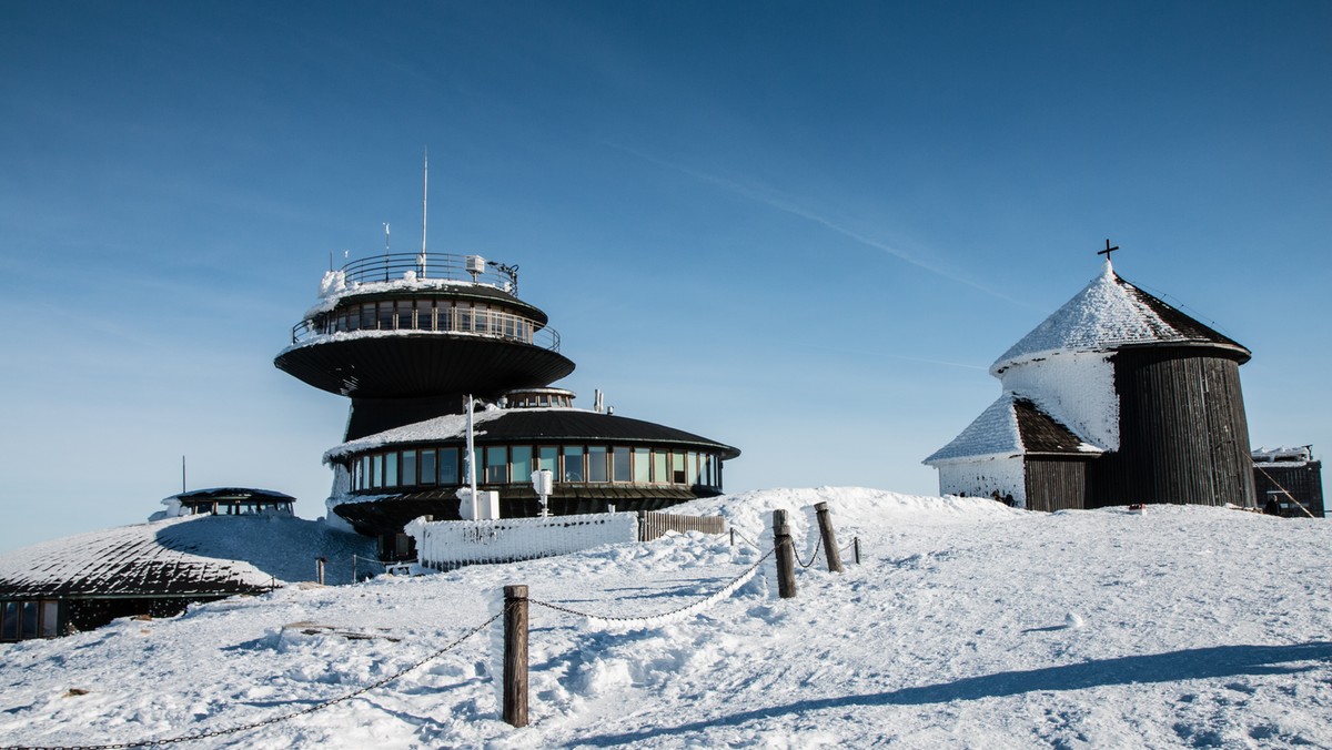 Śnieżka: wchodzili na górę w samej bieliźnie