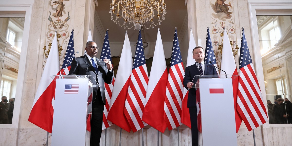 Lloyd Austin i Mariusz Błaszczak podczas piątkowej konferencji prasowej