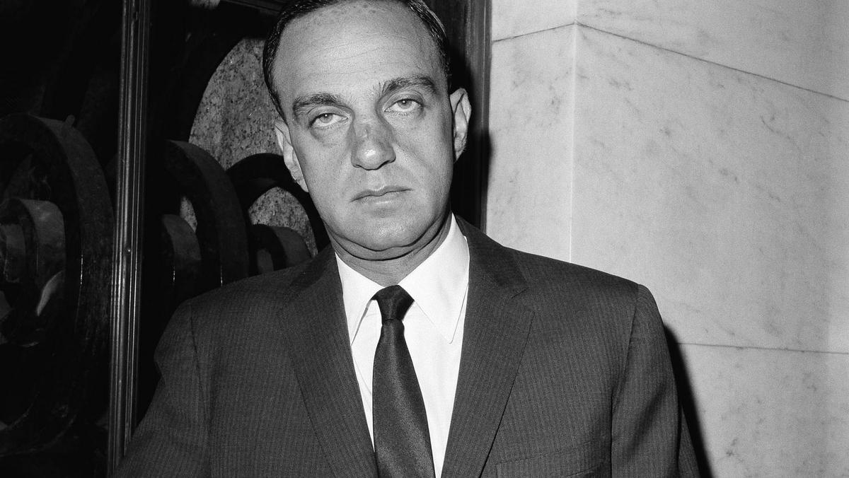 Roy M. Cohn czeka na werdykt sędziów Sądu Federalnego w sprawie krzywoprzysięstwa. Nowy Jork, 18 kwietnia 1964 r. 