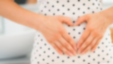Kobieta pokazała, jak wygląda jej brzuch trzy tygodnie po porodzie. Zachęca inne matki, żeby wyluzowały i dały sobie więcej czasu