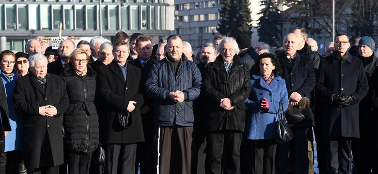 Połowa Polaków dobrze ocenia działania PiS po ponad trzech latach władzy. SONDAŻ