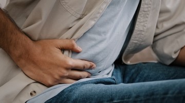 Apró jelek a kézen: az orvos szerint így is kiszúrható a májkárosodás