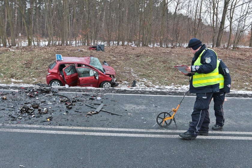 Zielona góra wypadek samochód nauka jazdy czołówka