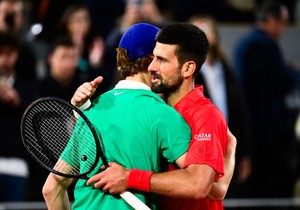 Pogledajte sliku Novaka i Sinera od pre 10 godina - uplašeno dete i tata igre