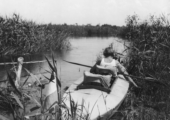 1920 - Turystyka kajakowa na jeziorze Dryświaty.