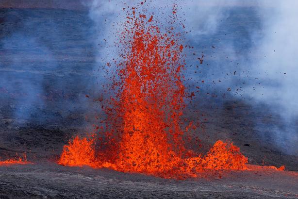 Na Hawajach wybuchł największy na świecie aktywny wulkan, milczał przez prawie 40 lat